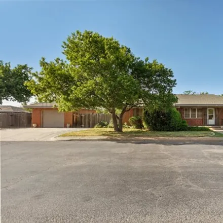 Buy this 3 bed house on 673 East 18th Avenue in Pampa, TX 79065