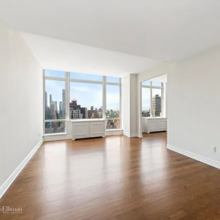 Image 2 - Bridge Tower Place, East 60th Street, New York, NY 10022, USA - Condo for sale
