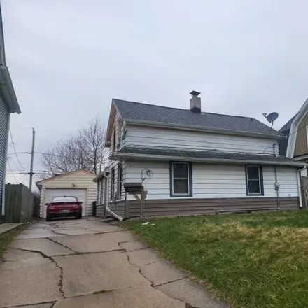 Buy this 3 bed house on 1314 Summit Avenue in Racine, WI 53404