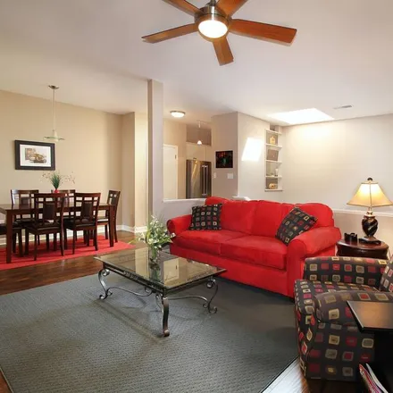 Rent this 3 bed condo on Memphis