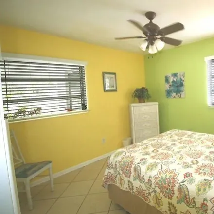 Rent this 2 bed townhouse on Clearwater