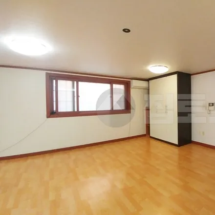 Rent this studio apartment on 서울특별시 강남구 대치동 898-19