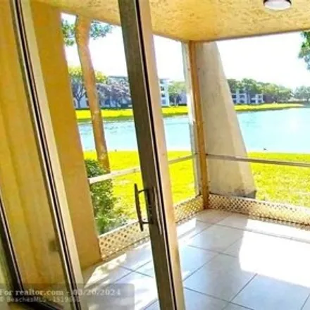 Image 3 - Lagoon Place, Pine Island Ridge, Pine Island, FL 33324, USA - Condo for rent