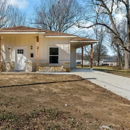 Buy this 3 bed house on 1379 10th Street Northeast in Paris, TX 75460