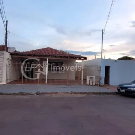 Rent this 3 bed house on Rua Sargento Hércules Siqueira de Campos in Nasser, Campo Grande - MS