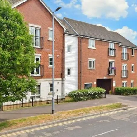 Image 2 - School Avenue, Noak Hill, SS15 6GH, United Kingdom - Apartment for sale