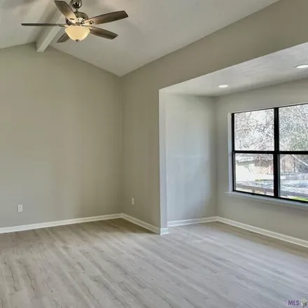 Buy this 1 bed condo on 5299 Butter Creek Lane in Essen Plaza, East Baton Rouge Parish