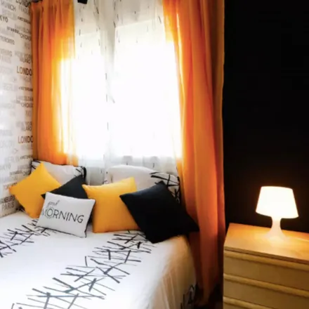 Rent this 5 bed room on Madrid in Calle José María Pemán, 28806 Alcalá de Henares