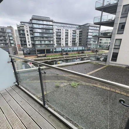 Rent this 2 bed apartment on ISeePR in The Parade, Leeds