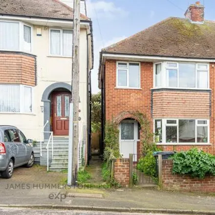 Buy this 3 bed duplex on Alfred Road in East Cliftonville, Margate