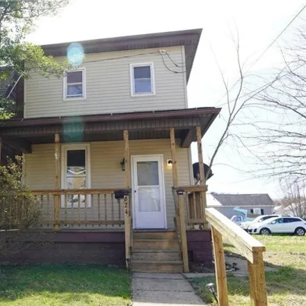 Buy this 2 bed house on 686 West 1st Street in Uhrichsville, OH 44683