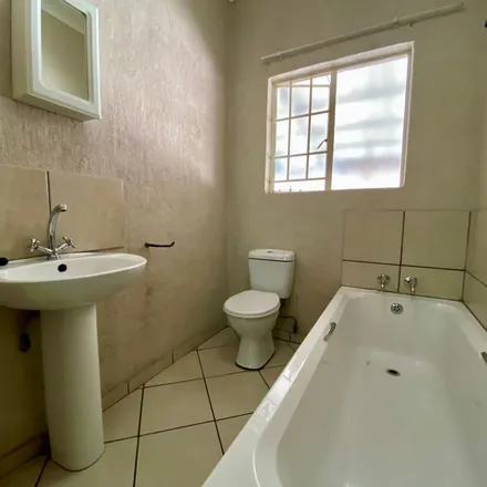 Image 8 - Doctor Enos Mabuza Drive, Sonheuwel, Mbombela, 1212, South Africa - Townhouse for rent