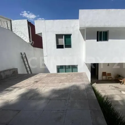 Rent this 3 bed house on Avenida de la Iglesia 146 in 52945 Ciudad López Mateos, MEX