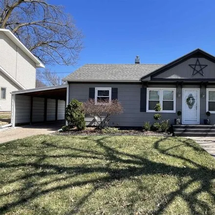 Buy this 2 bed house on 201 West 21st Street in Falls City, NE 68355