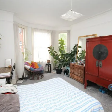 Rent this 3 bed apartment on 62 Chichele Road in London, NW2 3DD