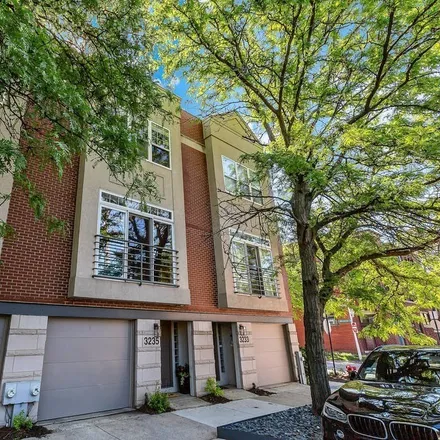 Image 2 - 3233 North Ravenswood Avenue, Chicago, IL 60613, USA - Townhouse for sale