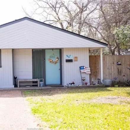 Buy this 4 bed house on 1324 Willow Street in Hearne, TX 77859