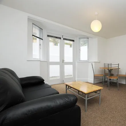 Image 5 - Nottingham House, Portland Rise, London, N4 2PU, United Kingdom - Apartment for rent