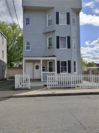 Buy this 8 bed townhouse on 6 Branch Street in Long Hill, Waterbury
