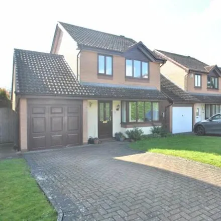 Buy this 3 bed house on Alverton Drive in Bishop's Cleeve, GL52 8TD