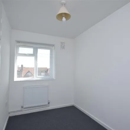 Image 6 - the Alleyway, London, NW9 8RB, United Kingdom - Apartment for rent