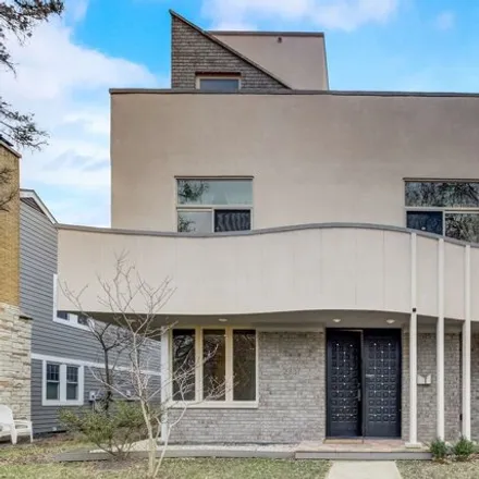 Image 1 - 2737 Highland Avenue, Evanston, IL 60201, USA - House for sale