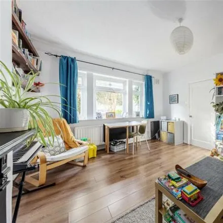 Buy this 3 bed townhouse on Knapmill Road in Bellingham, London