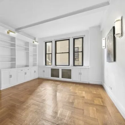 Image 3 - 266 West 72nd Street, New York, NY 10023, USA - Apartment for sale