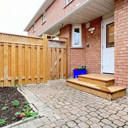 Rent this 1 bed apartment on 15 Heath Street in Richmond Hill, ON L4B 3M6