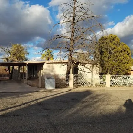Buy this studio house on 338 West Anza Drive in Nogales, AZ 85621