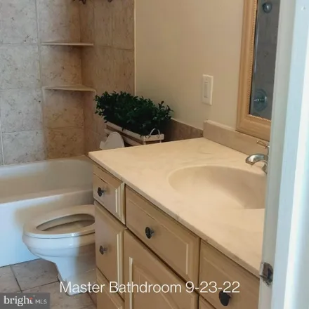 Image 7 - Old Meadow Road, Tysons, VA 22109, USA - Condo for sale