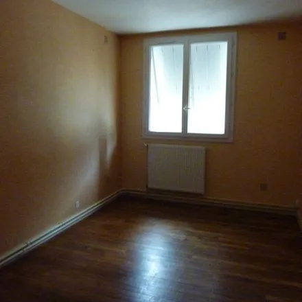 Rent this 4 bed apartment on 4 Rue Montebello in 86500 Montmorillon, France