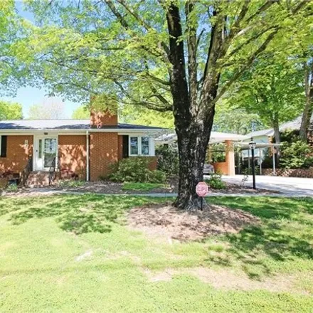 Buy this 3 bed house on 206 Lakewood Drive in Country Club Estates, Lexington