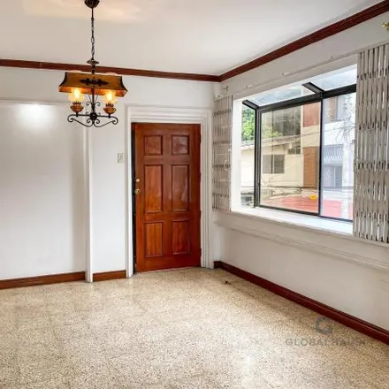 Rent this 3 bed apartment on Peatonal 32 in 090112, Guayaquil
