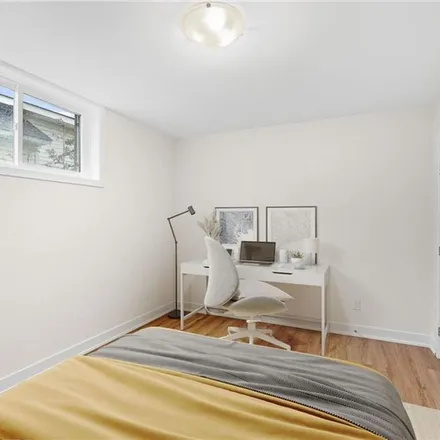 Image 2 - 1704 Belcourt Boulevard, Ottawa, ON K1C 1J4, Canada - Apartment for rent
