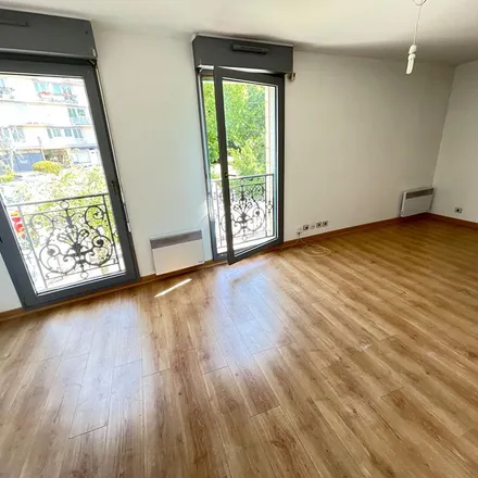 Rent this 1 bed apartment on 16 Rue de Pontoise in 78100 Saint-Germain-en-Laye, France