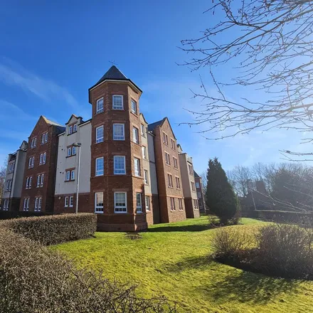 Rent this 2 bed apartment on The Fairways in Bothwell, G71 8PA