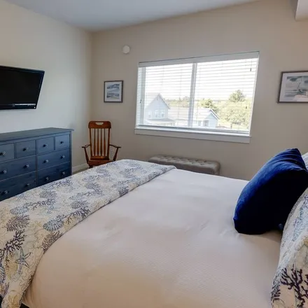 Rent this 2 bed condo on Ocean Shores in WA, 98569