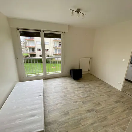 Rent this 1 bed apartment on 187 Rue Max Pouchet in 76230 Bois-Guillaume, France