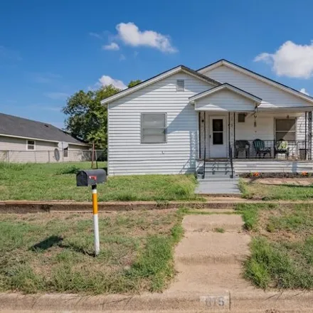 Buy this 3 bed house on 615 East Main Street in Waxahachie, TX 75165