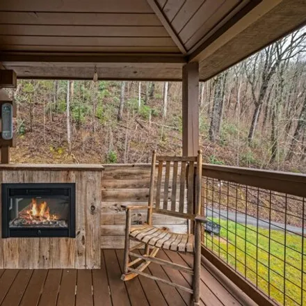 Image 7 - 532 Parsons Branch Way, Gatlinburg, TN 37738, USA - House for sale