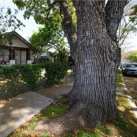 Image 2 - 2906 S Hobart Blvd, Los Angeles, California, 90018 - House for sale