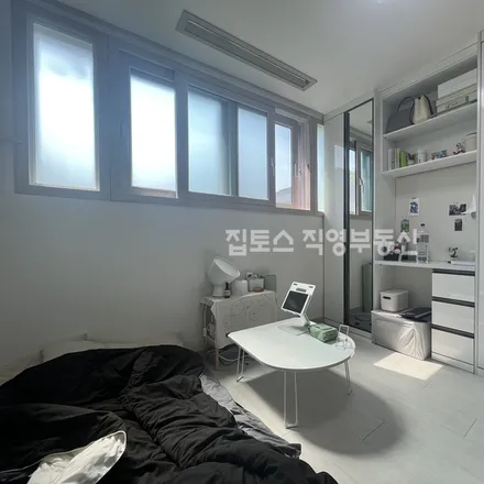 Rent this studio apartment on 서울특별시 관악구 신림동 1436-18