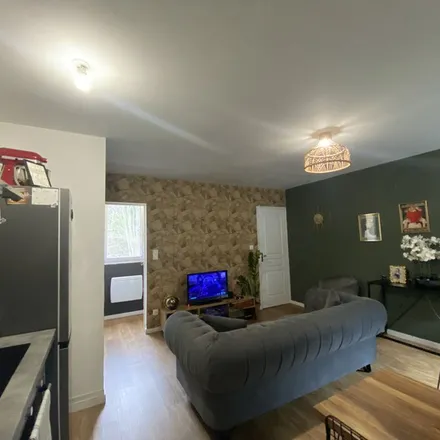 Rent this 4 bed apartment on 4 Place de l'Hôtel de Ville in 08000 Charleville-Mézières, France