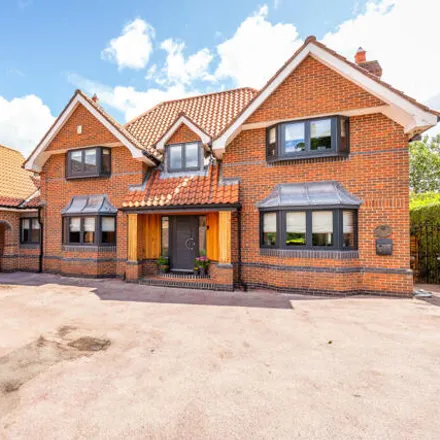 Buy this 5 bed house on The Chimneys in Park Street, Worksop