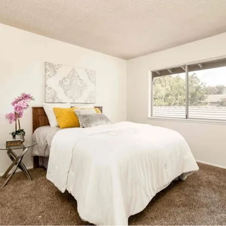 Image 1 - 11459 Matinal Circle, San Diego, CA 92127, USA - Apartment for rent