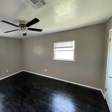 Rent this 5 bed house on 2263 Northwest 40th Street in Lawton, OK 73505