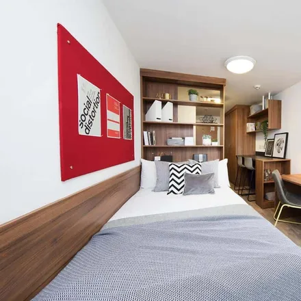 Rent this studio apartment on Student Living Heights in 312 Goswell Road, Angel