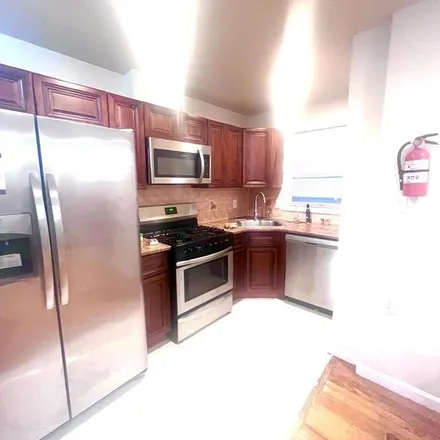 Rent this 3 bed apartment on 85 Wegman Parkway in Jersey City, NJ 07305