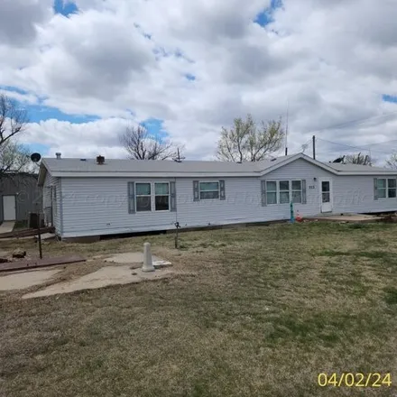 Buy this studio apartment on 312 Warren Street in White Deer, Carson County